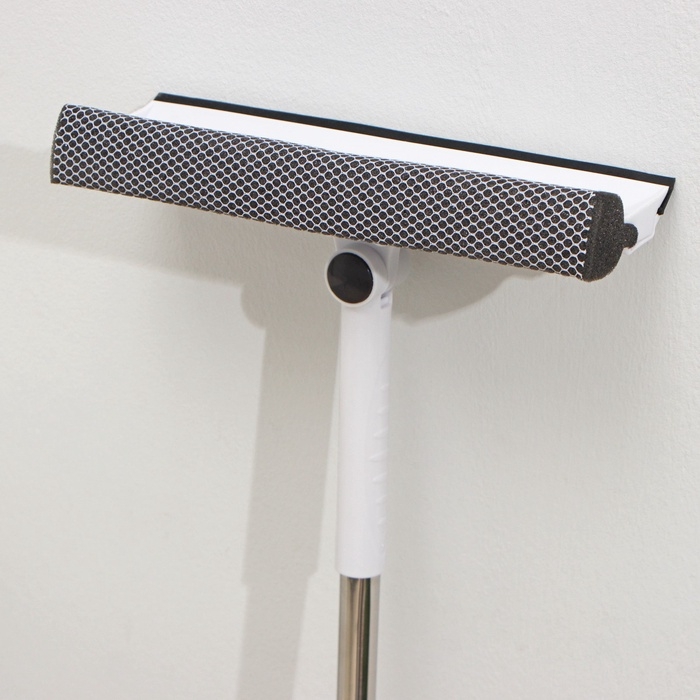 Окномойка с поролоновой насадкой Raccoon, телескопическая ручка, поворот на 180°, 26×3,5×98(128) Окномойка с поролоновой насадкой Raccoon, телескопическая ручка, поворот на 180°, 26×3,5×98(128)