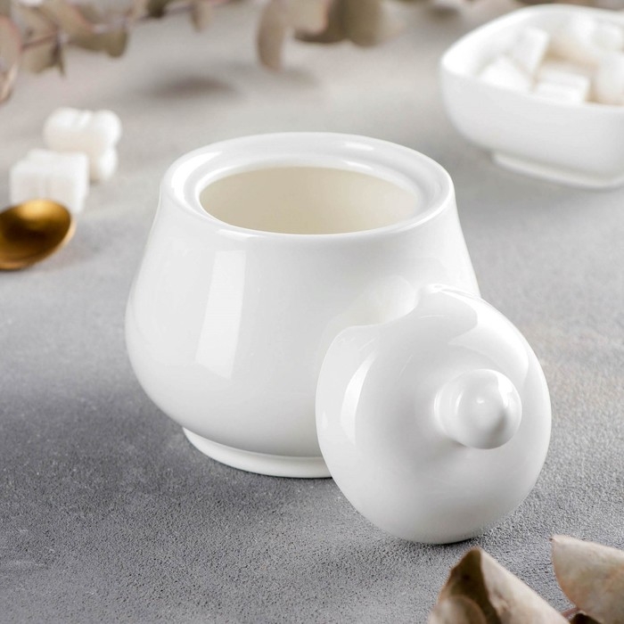 Сахарница фарфоровая с крышкой Wilmax, 340 мл, цвет белый