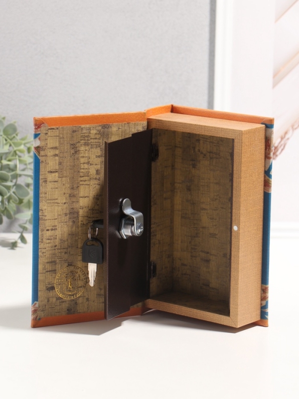 Сейф-книга дерево кожзам  Сейф-книга дерево кожзам "Вкусная реклама" 3D тиснение 21х13х5 см