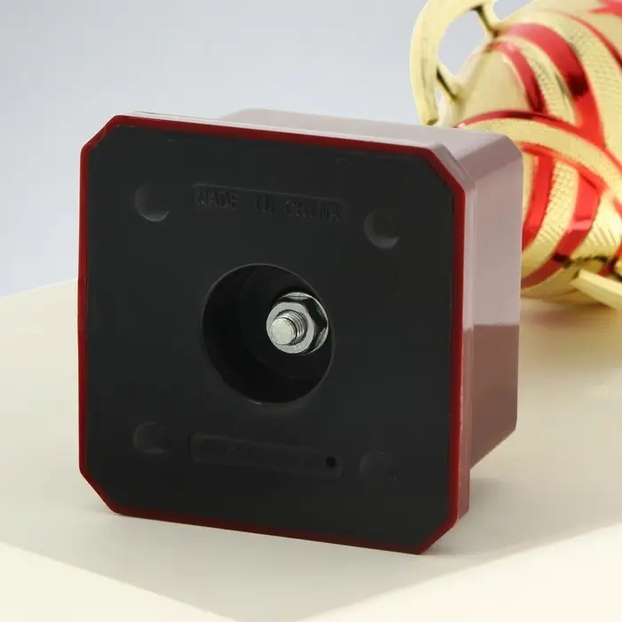 Кубок 183A, наградная фигура, золото, подставка пластик, 22,5 × 11 × 8,5 см. Кубок 183A, наградная фигура, золото, подставка пластик, 22,5 × 11 × 8,5 см.