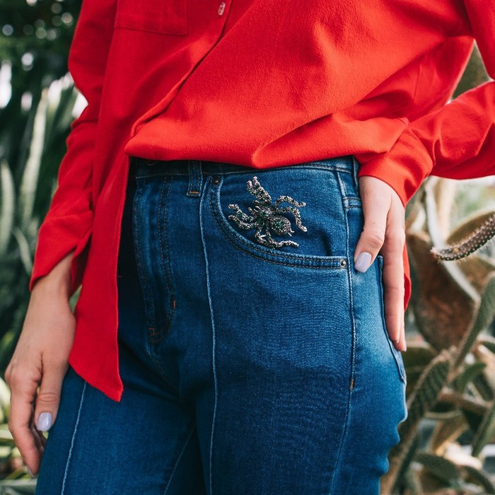 Брошь «Паук» цветочки, цвет серо-зелёный в чернёном серебре