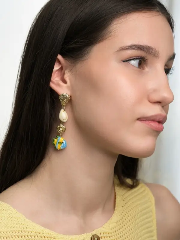 Серьги &laquo;Морской мир&raquo;, рыбы с ракушками, бело-зелёные в золоте