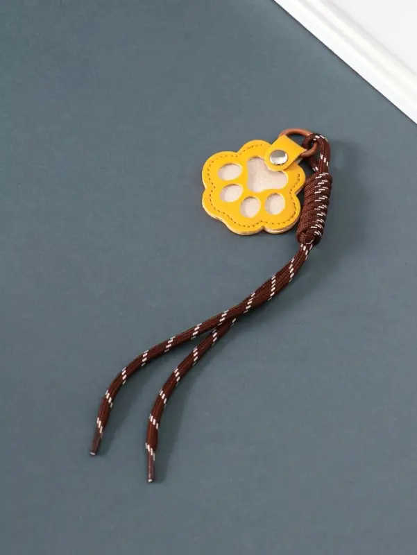 Брелок на карабине кожзам, текстиль "Лапка" с узлом 22х6,2х1,5 см