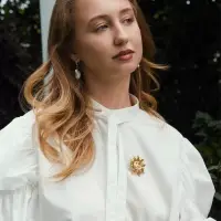 Брошь &laquo;Солнце&raquo;, чёрная, золотой в матовом золоте