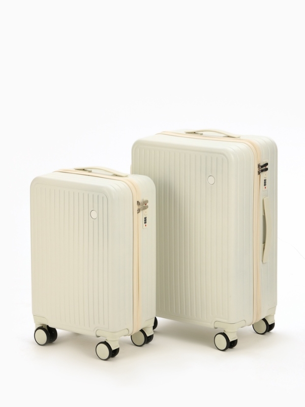 Чемодан 20 Чемодан 20", PС, 34*22*56, отд на молнии, код замок, 4 колеса, белый