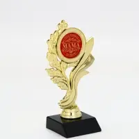 Статуэтка наградная &laquo;Самая любимая мама&raquo;, 17.5 см, цвет золотой