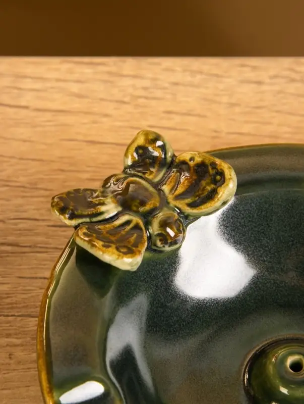 Подставка под благовония  Подставка под благовония "Тарелка с бабочкой" керамика, цв. зелёный, 10х10х3 см