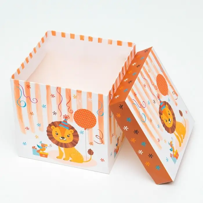 Коробка подарочная самосборная «Детская» Лев 15×15×15 см Коробка подарочная самосборная «Детская» Лев 15×15×15 см