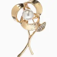 Брошь &laquo;Цветок&raquo; тринити, жемчуг, цвет белый в золоте