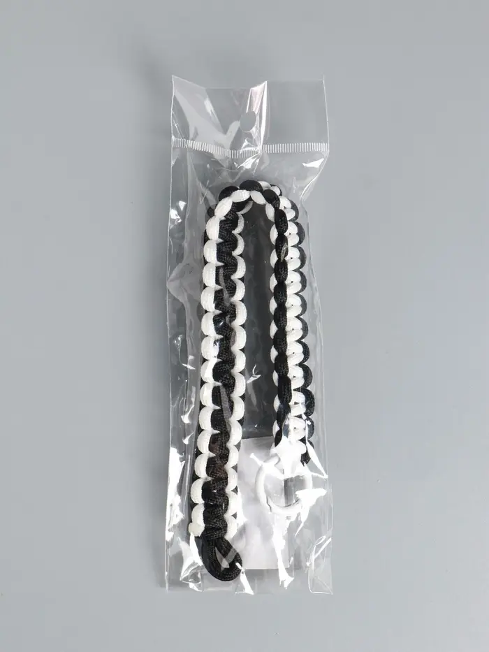 Брелок на карабине "Паракорд" шнур 0,5 см чёрно-белый 14,5х1,8х0,8 см