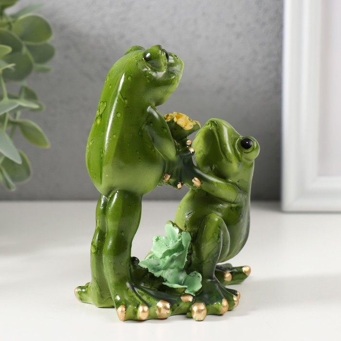 Сувенир полистоун Сувенир полистоун "Лягушки с букетом" 5х12х12 см