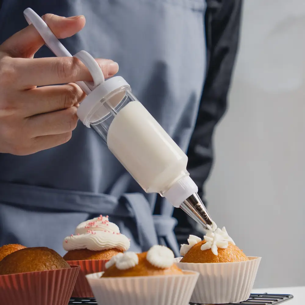 VETTA Шприц кулинарный с 6 насадками из нерж.стали