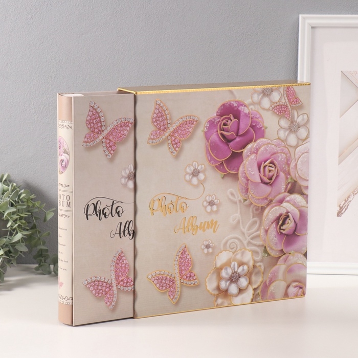 Фотоальбом на 800 фото 10х15 см Фотоальбом на 800 фото 10х15 см "Розы и бабочки" в коробке золотая обводка 5,5х30,5х33,5 см 107494