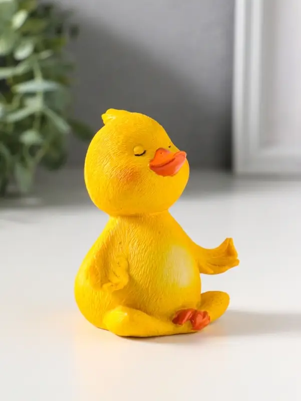 Фигурка полистоун лак &laquo;Жёлтый утёнок-йог&raquo;, 8.5&times;7&times;9 см
