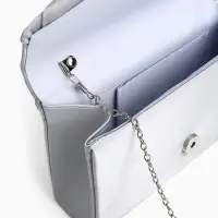 Сумка-клатч женская вечерняя на магните, на цепочке, с декоративной пряжкой, серебристая