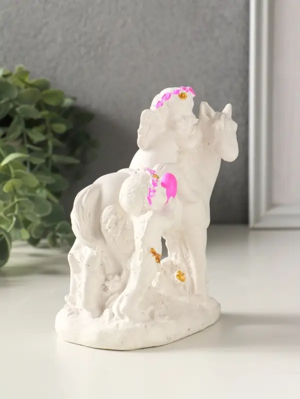 Фигурка гипс &laquo;Ангелочки на коне&raquo;, 13&times;10&times;7 см, белый с росписью