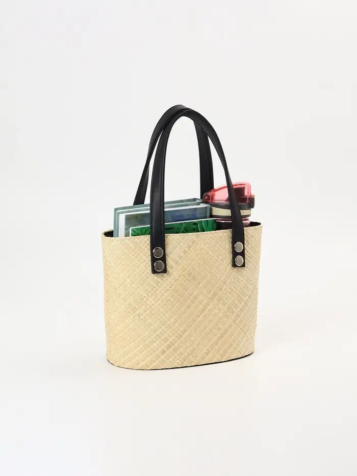 Сумка плетёная из пандана, 23&times;14&times;35 см, бежево-чёрная