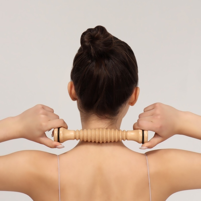 Массажёр «Скалка», универсальный, d 4 × 22 см, с резьбой, деревянный Массажёр «Скалка», универсальный, d 4 × 22 см, с резьбой, деревянный