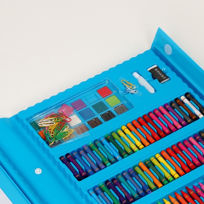 Новогодний набор для творчества «Веселый снеговик», с мольбертом, 208 предметов Новогодний набор для творчества «Веселый снеговик», с мольбертом, 208 предметов