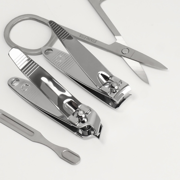 Набор маникюрный «REAL MAN», 6 предметов, в футляре, в PVC - коробке, разноцветный Набор маникюрный «REAL MAN», 6 предметов, в футляре, в PVC - коробке, разноцветный