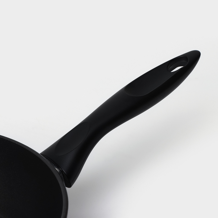 Сковорода «Надежда», d=24 см, h=7,4 см, пластиковая ручка, антипригарное покрытие, цвет чёрный Сковорода «Надежда», d=24 см, h=7,4 см, пластиковая ручка, антипригарное покрытие, цвет чёрный