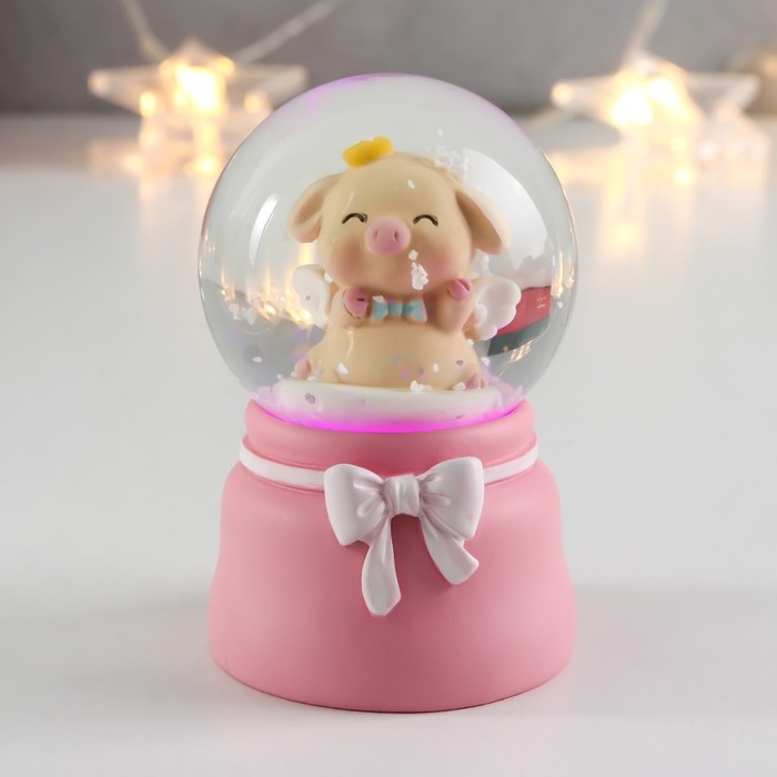 Сувенир полистоун водяной шар свет Сувенир полистоун водяной шар свет "Хрюша с крылышками" МИКС d=4,5 см 7х4,5х4,5 см