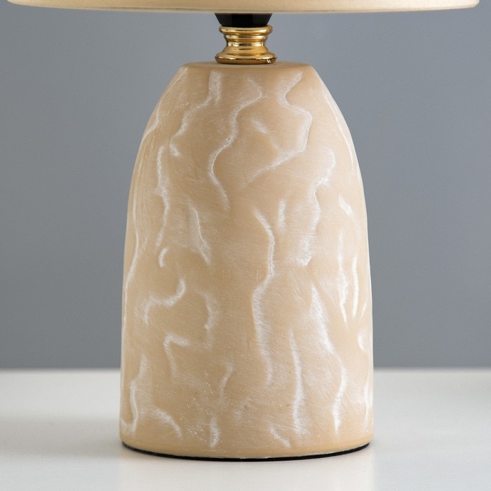 Настольная лампа Настольная лампа "Фенди" Е14 40Вт бежевый 17,8х17,8х30 см RISALUX