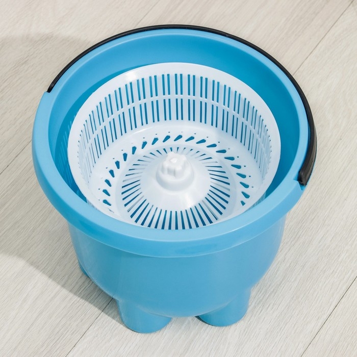 Швабра с отжимом и ведро с пластиковой центрифугой мини: ведро 7,2 л, швабра 113 см, запасная насадка из микрофибры, цвет МИКС Швабра с отжимом и ведро с пластиковой центрифугой мини: ведро 7,2 л, швабра 113 см, запасная насадка из микрофибры, цвет МИКС