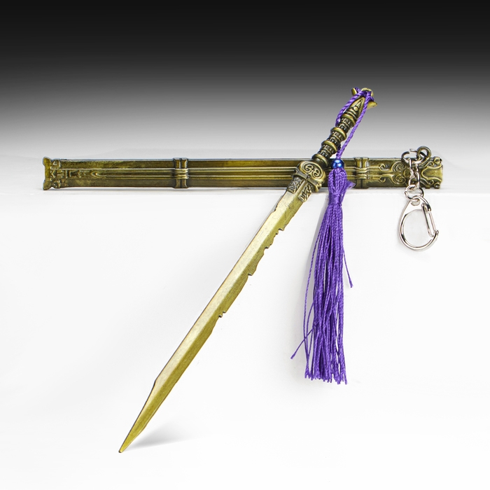 Сувенирное оружие подвесное мини Сувенирное оружие подвесное мини "Меч в стиле аниме", брелок, 20 см, золотой с фиолетовым