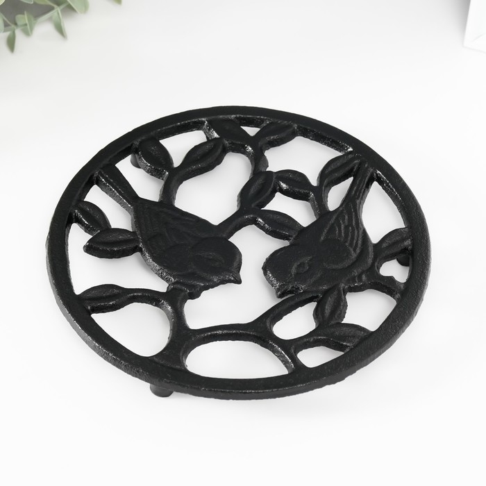 Сувенир чугун подставка  Сувенир чугун подставка "Птички в листьях" 15,6х15,6х1,5 см