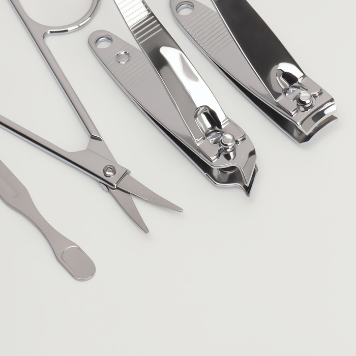 Набор маникюрный, 8 предметов, в футляре, цвет красный Набор маникюрный, 8 предметов, в футляре, цвет красный