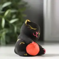 Фигура керамика &laquo;Котик с мячом&raquo;, 5.5 см, чёрный, МИКС