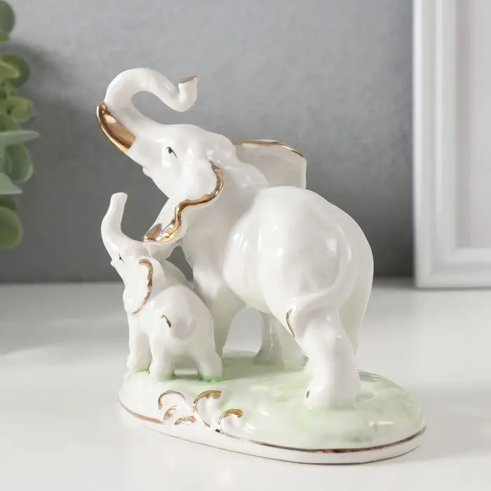 Фигурка керамика &laquo;Прогулка слона и слонёнка&raquo;, белый с золотом, 12.2&times;12.7&times;7.2 см