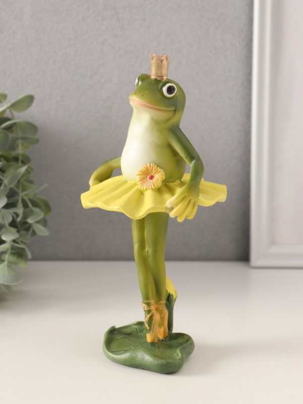 Сувенир полистоун Сувенир полистоун "Лягушка-царевна в жёлтой пачке балерины" 10,5х9х19 см