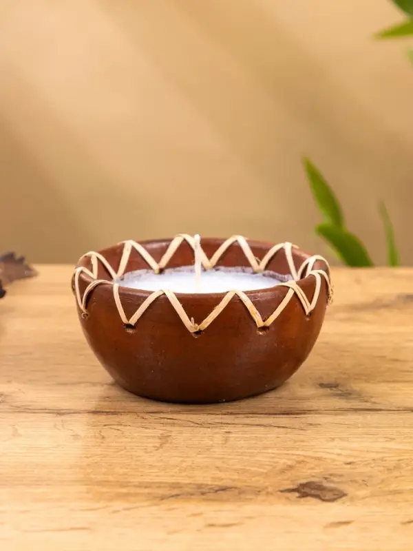 Свеча в керамической чаше, 11х11х5 см Свеча в керамической чаше, 11х11х5 см