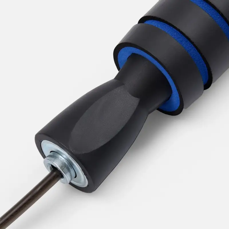 Беспроводная скакалка Silentino, черная с синим Беспроводная скакалка Silentino, черная с синим