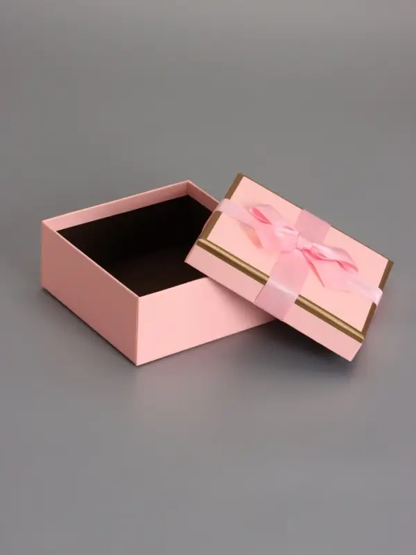 Наборок коробок 3 в 1 прямоугольные 19*19*9.8 17*17*8.0 15*15*6.5 см