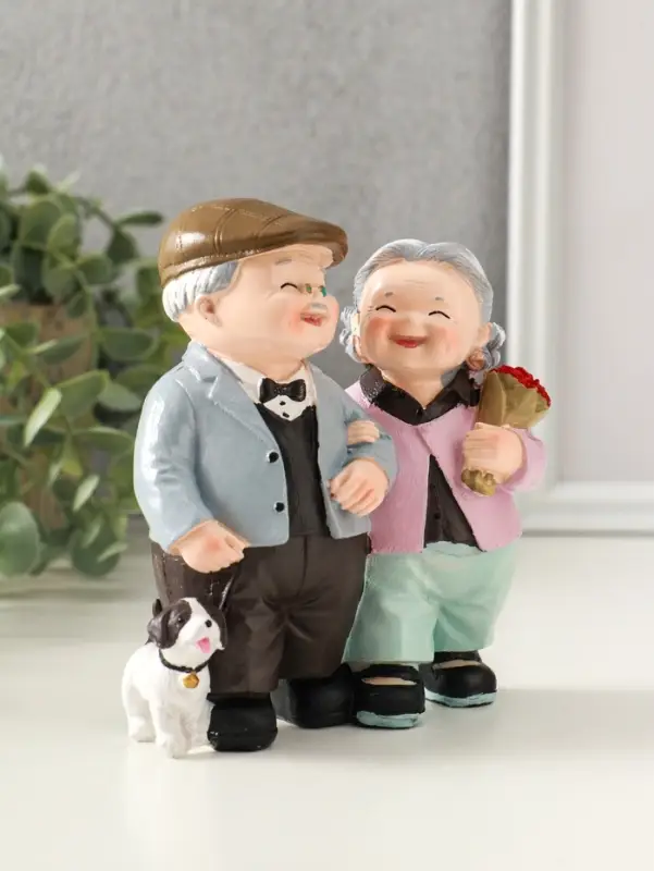Сувенир полистоун "Дедуля с бабулей - романтичная прогулка" 12х9х12 см