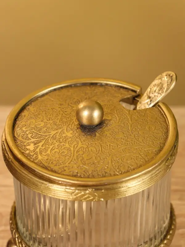 Сахарница с ложечкой «Сластёна», латунь, стекло, 7×7×7.6 см Сахарница с ложечкой «Сластёна», латунь, стекло, 7×7×7.6 см