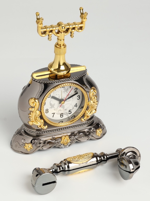 Часы будильник настольные, на батарейках, 25 х 17 х 6.3 см, циферблат d-7 см Часы будильник настольные, на батарейках, 25 х 17 х 6.3 см, циферблат d-7 см