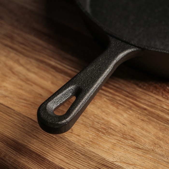 Сковорода чугунная Magma «Вилфред», 19,5×4 см, с 2 сливами и чугунной ручкой Сковорода чугунная Magma «Вилфред», 19,5×4 см, с 2 сливами и чугунной ручкой