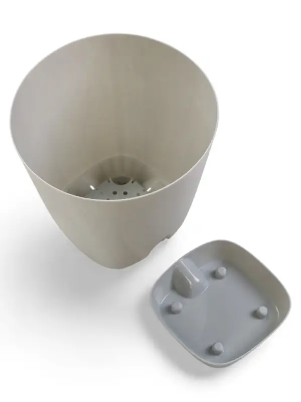 Кашпо с прикорневым поливом 2 л D-14,5см, H-15см серый Кашпо с прикорневым поливом 2 л D-14,5см, H-15см серый "Гранд"