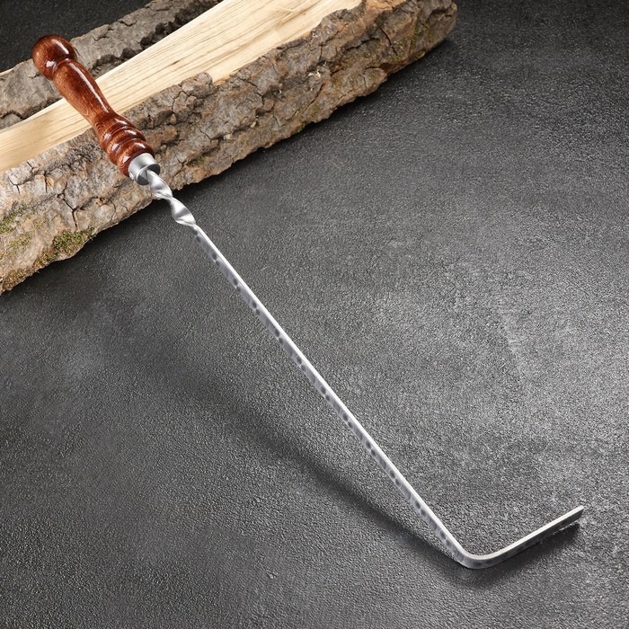 Кочерга узбекская 30/1 см, полная длина 54 см, сталь 3 мм, с узором, с деревянной ручкой Кочерга узбекская 30/1 см, полная длина 54 см, сталь 3 мм, с узором, с деревянной ручкой