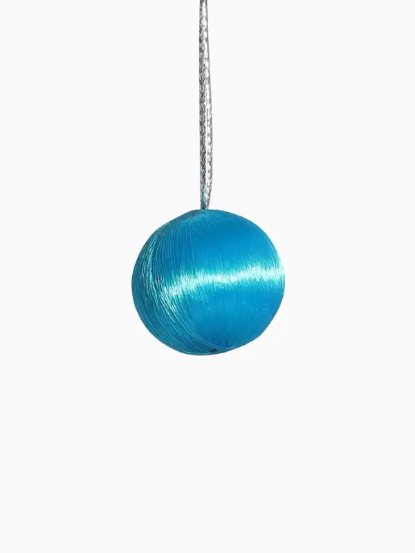 Ёлочные игрушки &laquo;Карнавал&raquo;, набор 16 шт. (4 бантика, 4 шишки, 8 шаров) серебристый/голубой