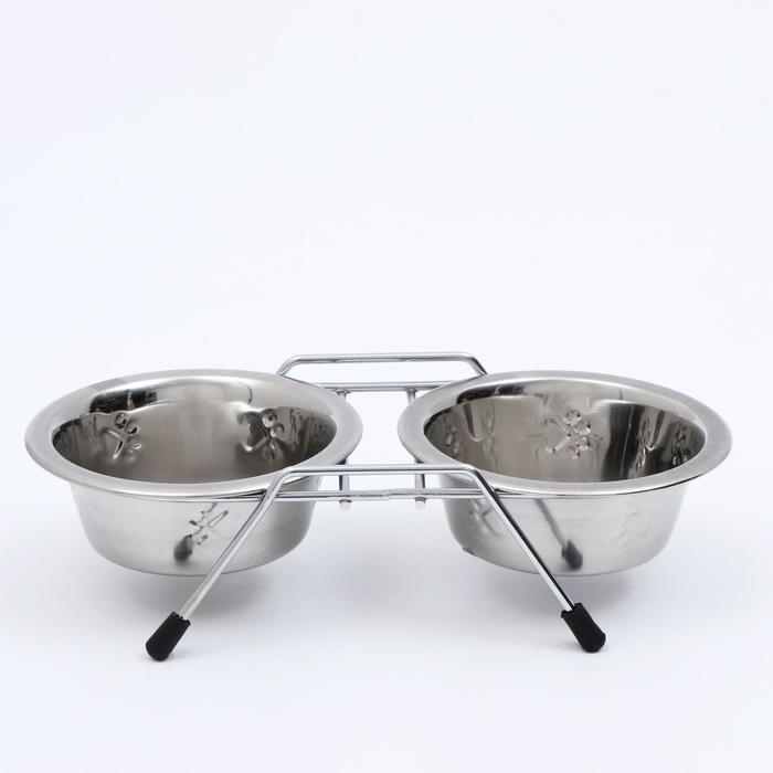 Набор из 2 рельефных мисок на подставке, 2 х 240 мл Набор из 2 рельефных мисок на подставке, 2 х 240 мл