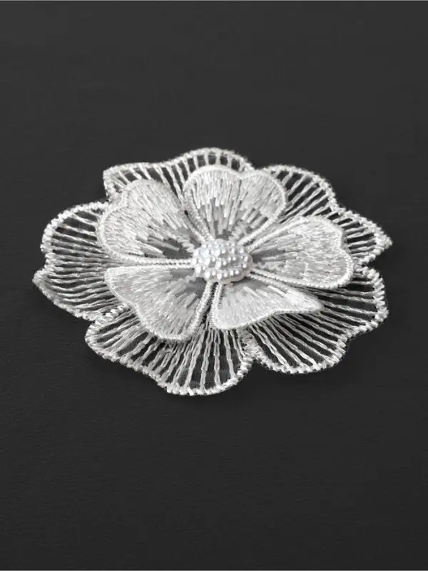 Аппликация для одежды &laquo;Цветок&raquo; текстильная, d=6 см, 10 шт., белая