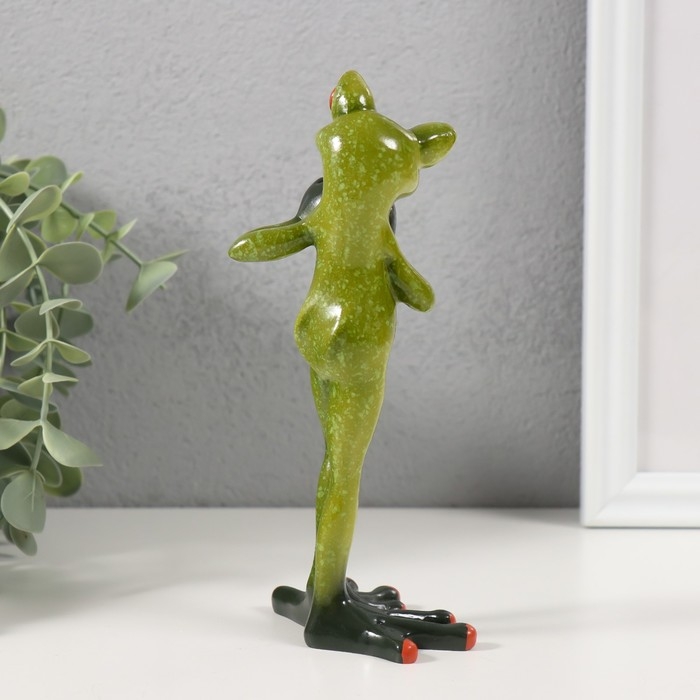 Сувенир полистоун лак Сувенир полистоун лак "Лягуха показывает сердечко лапками" 7,5х5,8х16 см