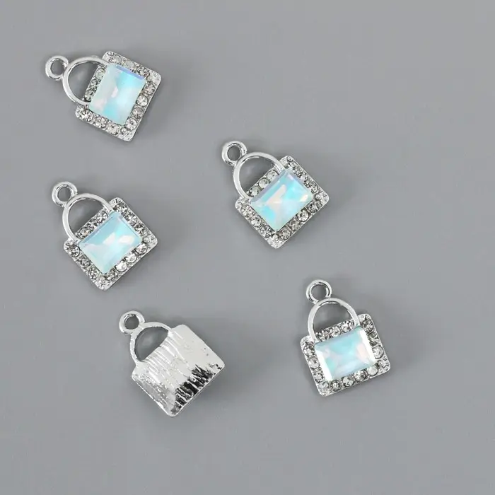 Декор для творчества металл, страз "Сумочка" голубой 1,7х1,2 см