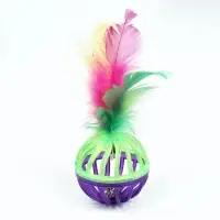 Шарик для кошек с бубенчиком "Завитушка с пером", 4 см, салатово-фиолетовый