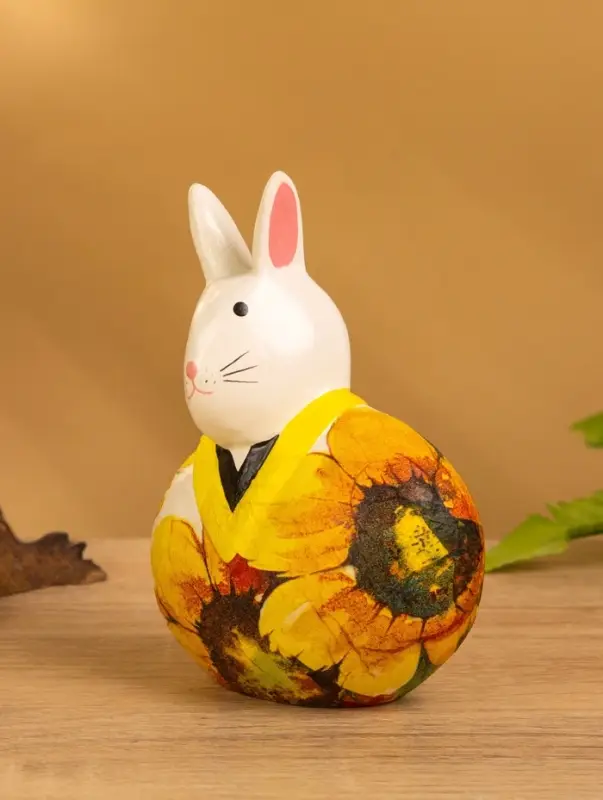 Сувенир дерево "Кролик в халате" тёмный, 10х6х12 см